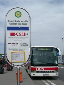 bushaltestelle mainz Buses from HHN to Mainz (Foto: Flughafen Frankfurt-Hahn)