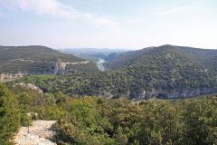 Le Grand Belveder with views to the exit of the Ardèche River from its gorge