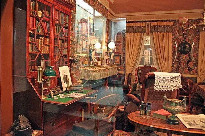 Replica of the living room in 221b Baker Street