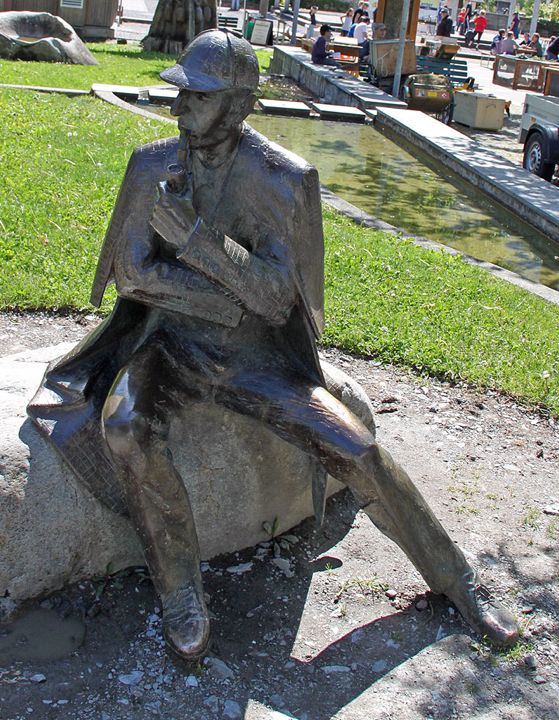 Sherlock Holmes Statue in Meiringen
