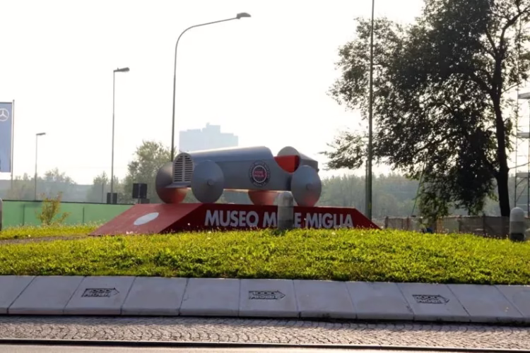 Car model in front of the Mille Miglia Museum