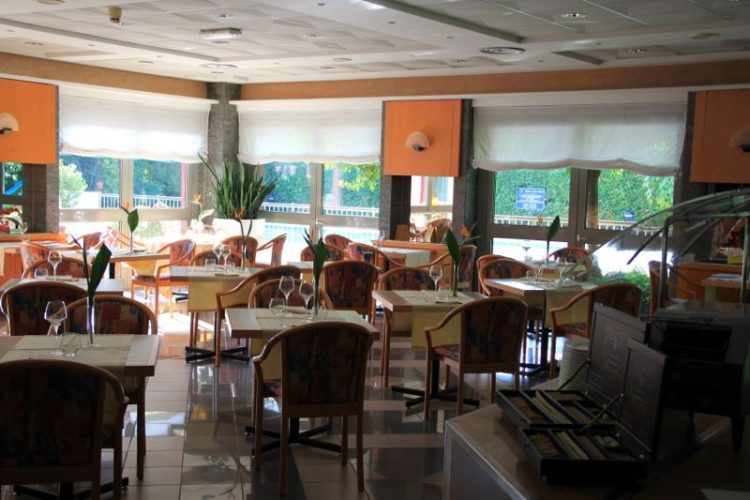 Novotel Brescia 2 Hotel Restaurant and Swimming Pool