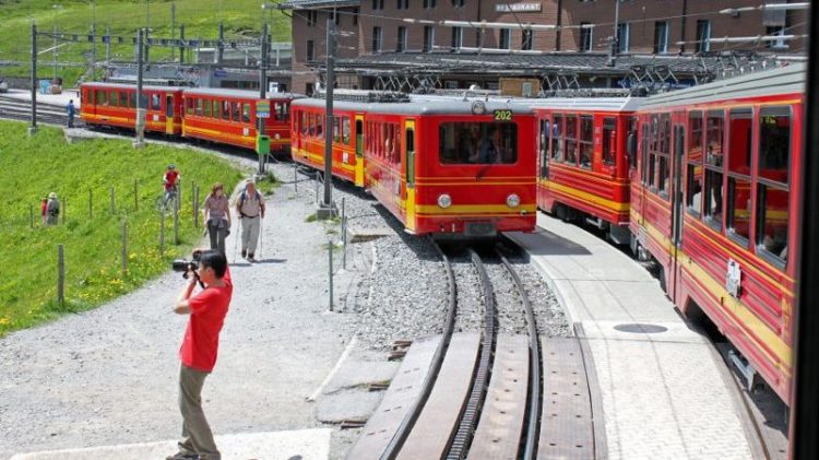 Jungfraubahn Trains in Kleine Scheidegg