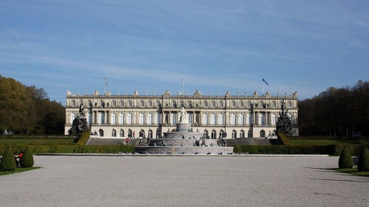 Transportation to Schloss Herrenchiemsee Castle is easy by car or public train