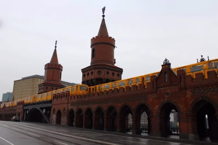 U Bahn Train Passing the Oberbaumbrücke