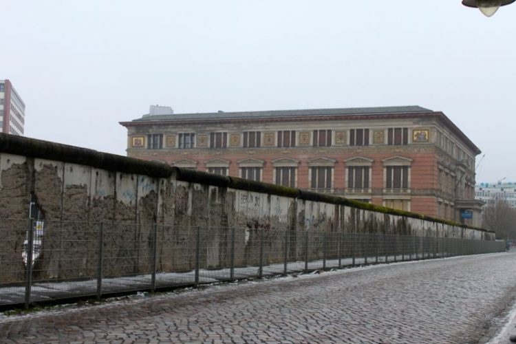 Berliner Mauer and the Gropius Bau