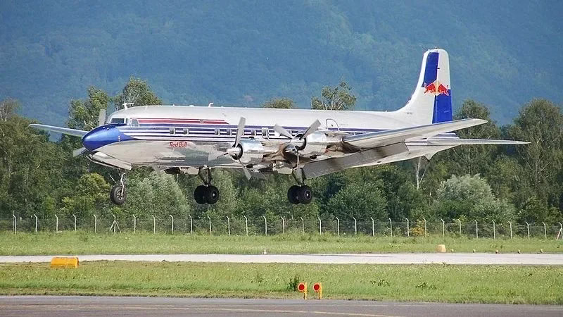 Redbull DC 6 Plane landing at Salzburg Airport