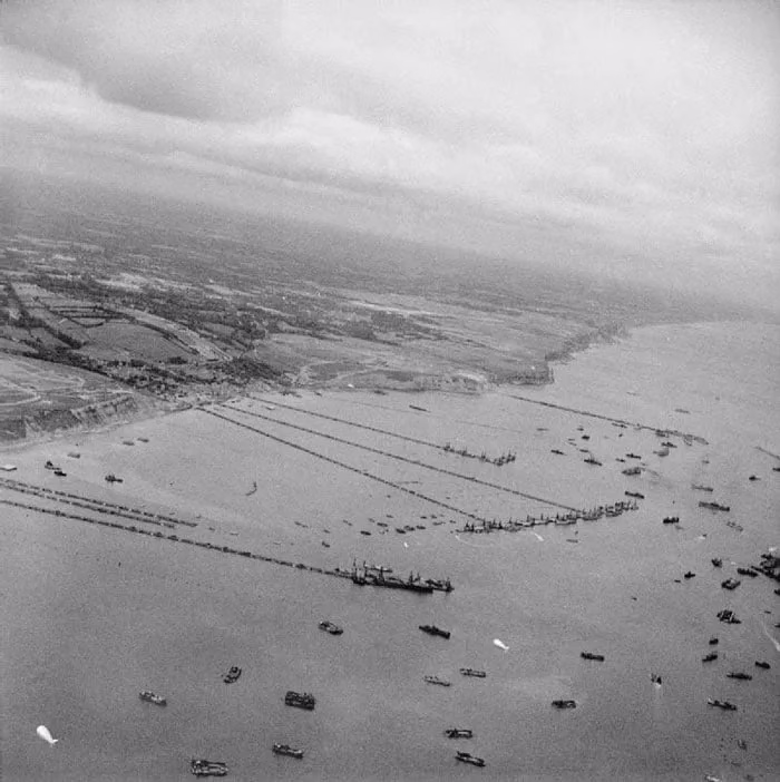 Black and White historical photo of the Mulberry Harbor in 1944