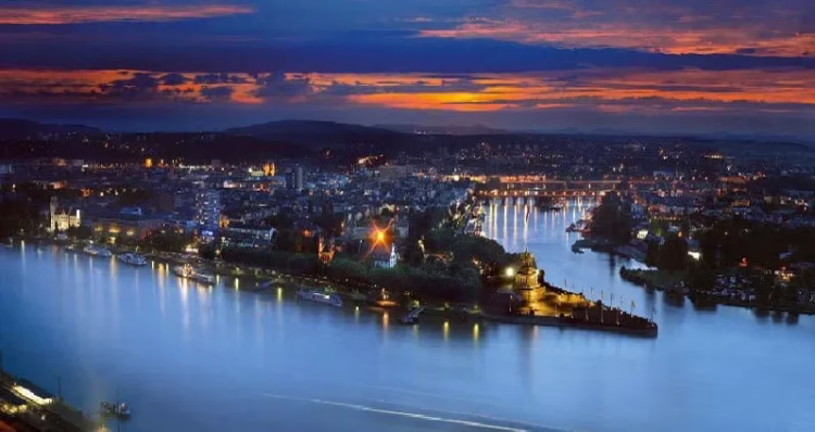 Deutsches Eck at Night