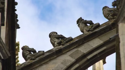 St Janskathedraal Statues