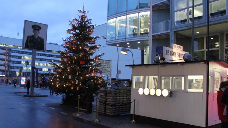 Mauermuseum Haus am Checkpoint Charlie at Christmas
