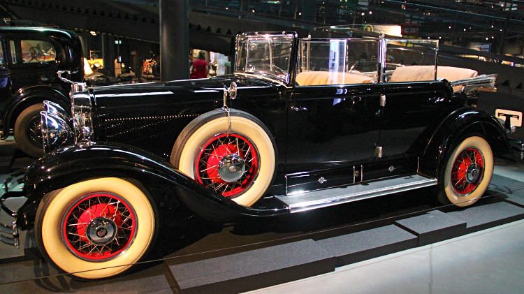 1930 Cadillac Fleetwood All Weather Phaeton in the Riga Motor Museum