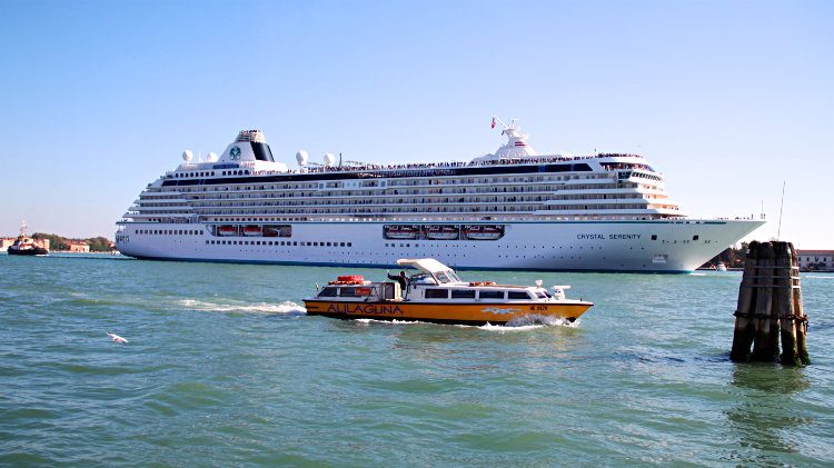 Crystal Serenity in Venice

The Alilaguna vaporetto water bus is a cheap way to travel to Venice Marco Polo Airport.