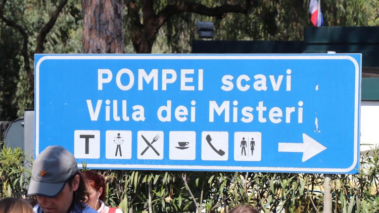 Pompei Scavi Station Sign