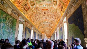 Vatican Museum Crowds