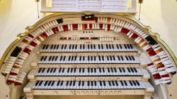 Manuals of the Wurlitzer Organ