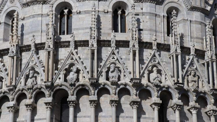 Gothic details of the Baptistery in Pisa
