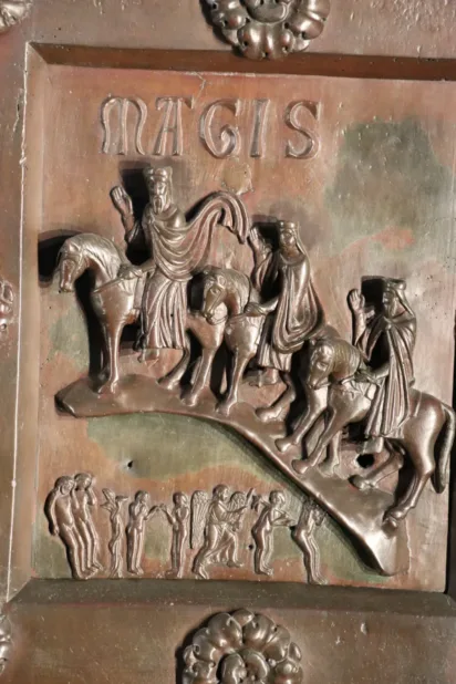 Three Kings panel detail of the St Rainerius Door (ca. 1180) by Bonanno Pisano