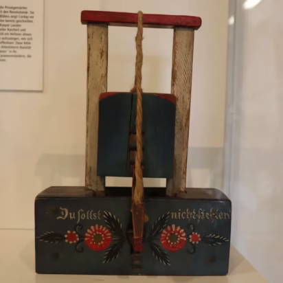 Guillotine Mouse Trap in the Hällisch-Fränkisches Museum in Schwäbisch Hall
