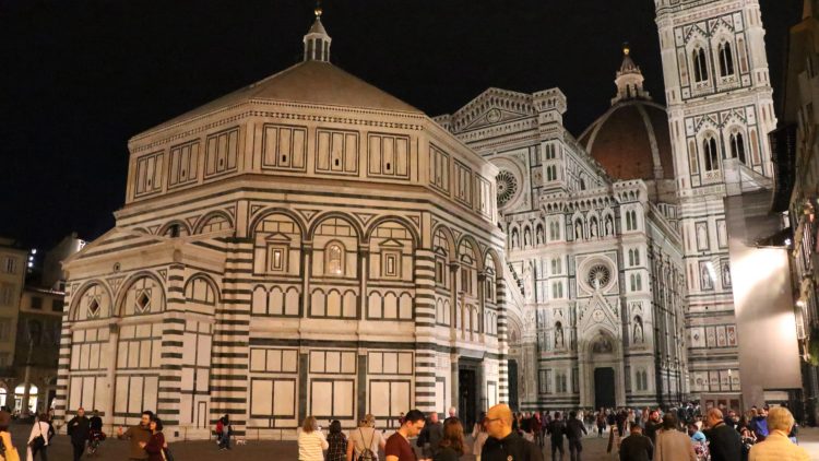The marble-clad baptistery (battistero) in Florence is famous for its magnificent bronze doors. Visit the interior to see the dome mosaics.