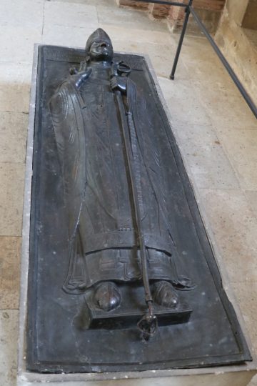 bronze grave of Archbishop Friedrich of Wettin in the Magdeburger Dom