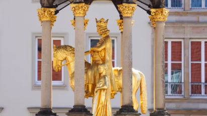 Bronze copy of the Magdeburger Reiter on the market square in Magdeburg