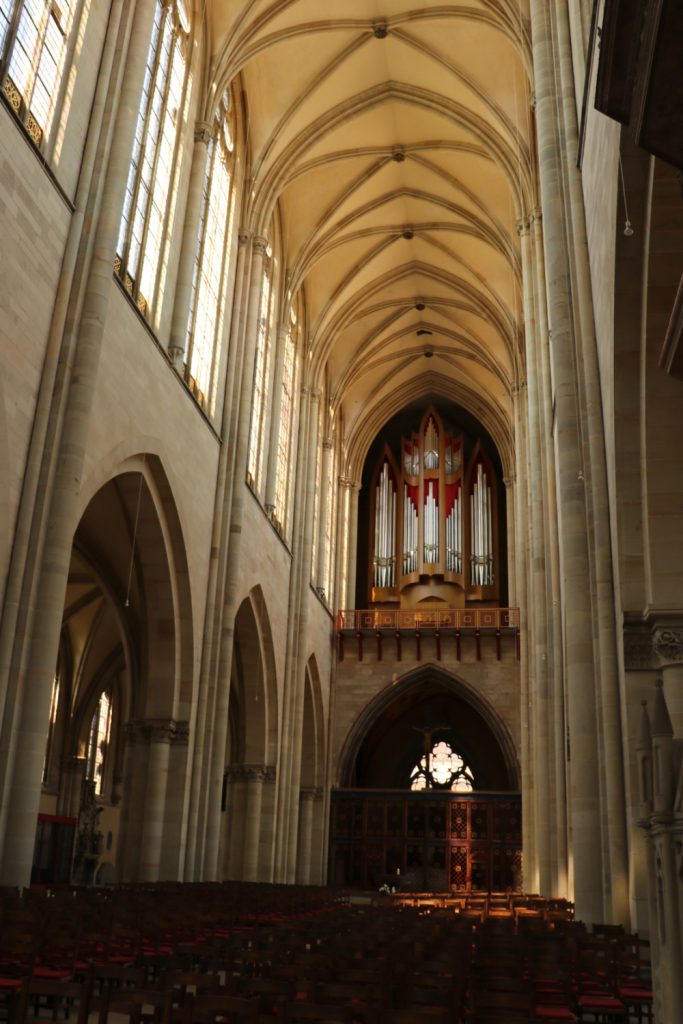 Organ Pipes Magdeburg Cathedral.jpg