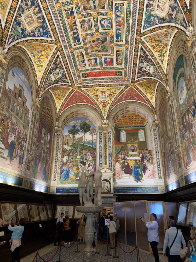 Piccolomini Library inside Siena Cathedral