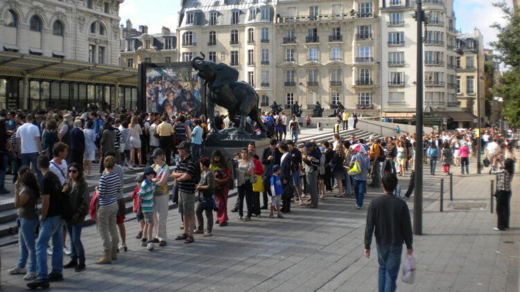 Summer Queues to buy tickets Outside the Musée d'Orsay in Paris