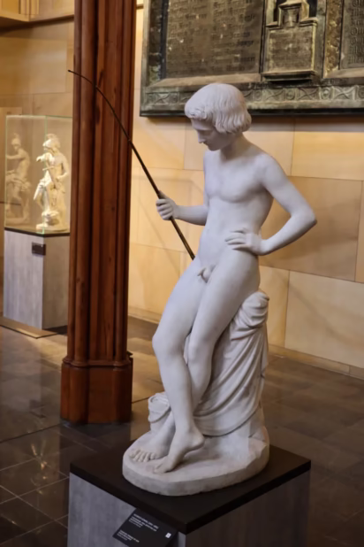 Heinrich Kümmel’s Fischerknabe sculptures in the Friedrichswerdersche Kirche in Berlin