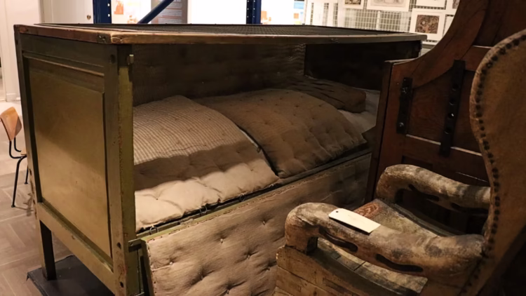 Psychiatric Hospital Bed and Chair