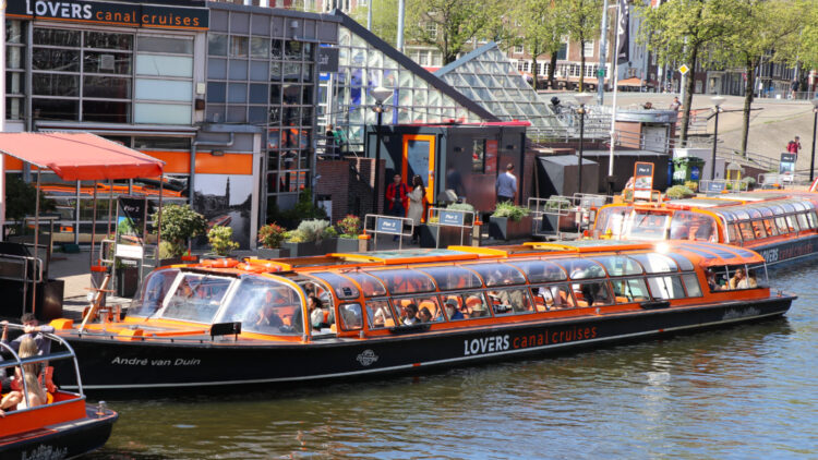 Lovers Canal Cruise is included in the I Amsterdam City Card