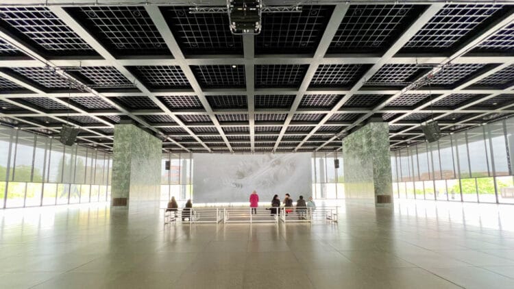 The "glass box", the main ground floor of the museum, which is surrounded by large, clear windows, is the most prestigious venue for major art exhibitions in Berlin, sometimes including live performances.