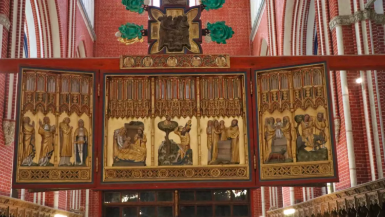 Mary Side Wings of Cross Altar Doberaner Münster