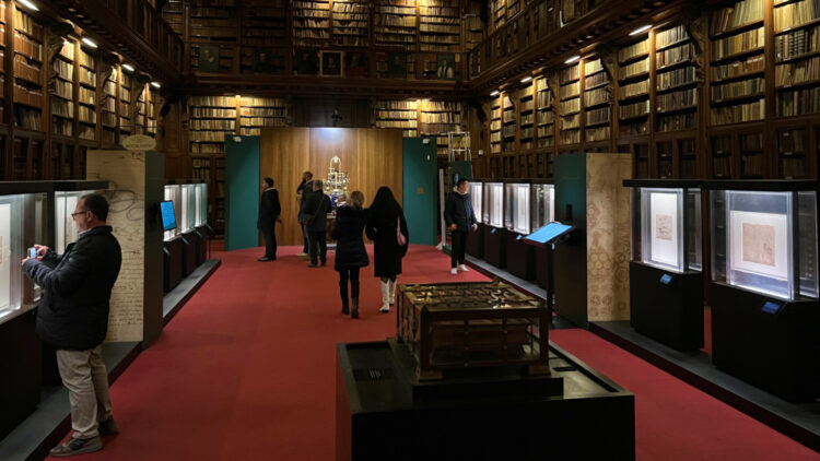 Sala Federiciana in the Pinacoteca Ambrosiana in Milan with Da Vinci folios from the Codex Atlanticus