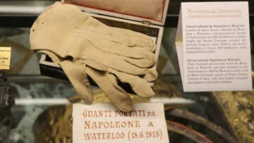 Napoleon's Gloves in the Pinacoteca Ambrosiana in Milan