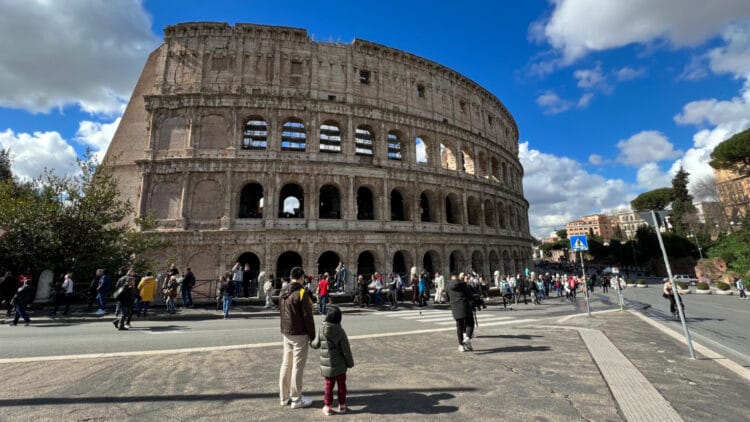 Visit the Colosseum in Rome on early morning time-slot reservation tickets to avoid queues and crowds