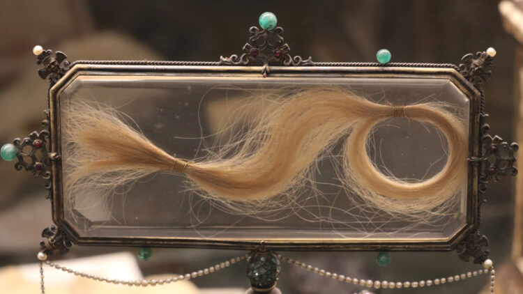 Lock of hair of Lucrezia-Borgia in the Pinacoteca Ambrosiana in Milan