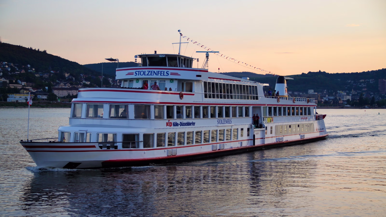 Several day-trip riverboat excursion cruise lines depart from Rüdesheim for short and all-day cruises on the Rhine River to the Loreley Valley in Germany.