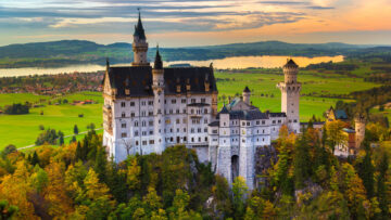 Buy tickets or tours for the romantic, Disney-like Schloss Neuschwanstein and Hohenschwangau Castle near Füssen in Germany online in advance.