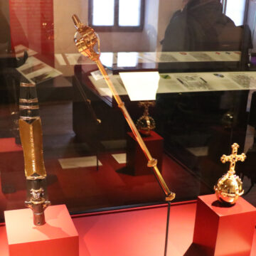 Modern copies of the Imperial Orb, the Imperial Scepter, and the Holy Lance in the Kaiserburg in Nürnberg.