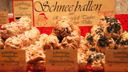 Rothenburger Schneeballen at Christmas market in Berlin