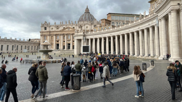 St Peter’s Basilica Security checkpoint line on a quiet day
