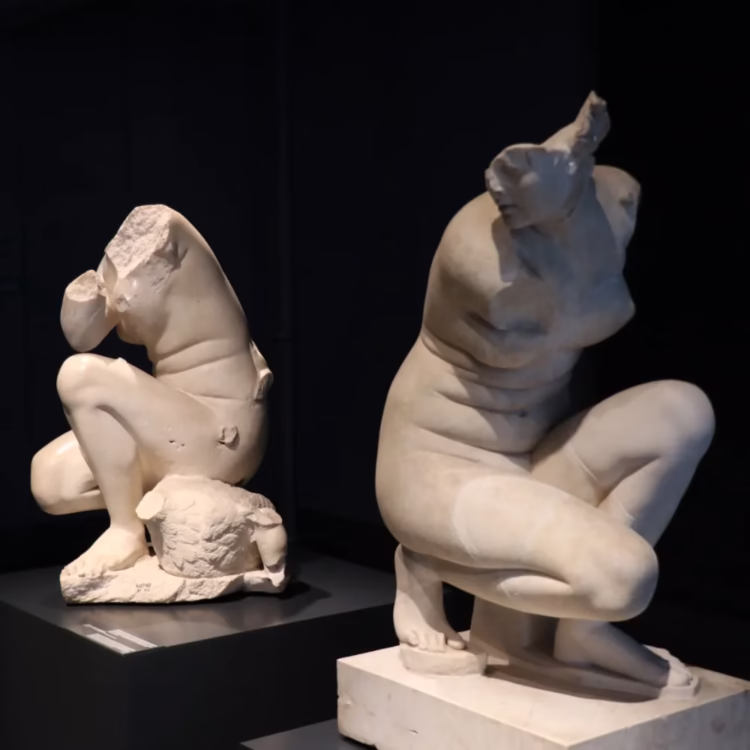 Crouching Aphrodites in Palazzo Massimo in Rome