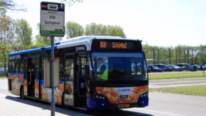 Keukenhof Express bus 858 goes directly from Amsterdam Schiphol Airport to Keukenhof during the season. The bus departs up to six times per hour from near the arrivals hall and takes about 30 min.