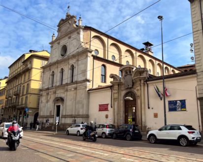 Behind the plain facade of Chiesa di San Maurizio al Monastero Maggiore di Milano hides the "Sistine Chapel of Milan" with every interior surface colorfully covered with 16th-century frescoes, paintings, carvings, and decorative details.