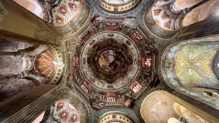 The central dome measures 15.70 m (52 ft) and is typically for this period made of rings of clay pipes. (Outside, the dome is hidden by a pyramid roof.) The Baroque dome painting and other frescoes are from the eighteenth century.