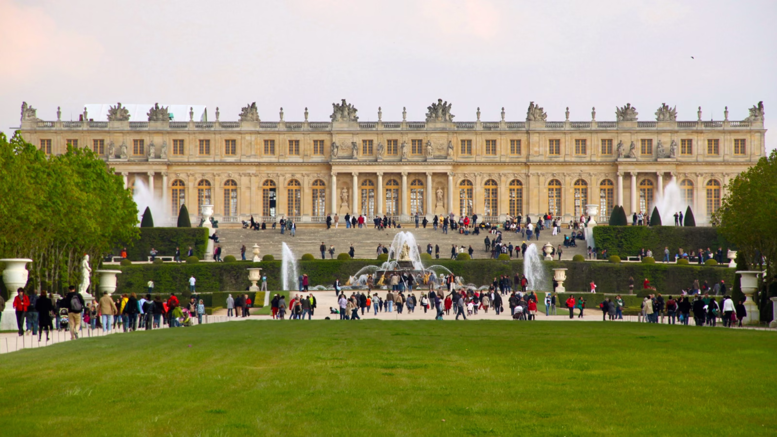 Getting to Versailles with its palace (chateau) and formal gardens is easy from Paris by bus tour, cheap RER train C5 public transportation, or by car for a great day trip to a top sight in France.