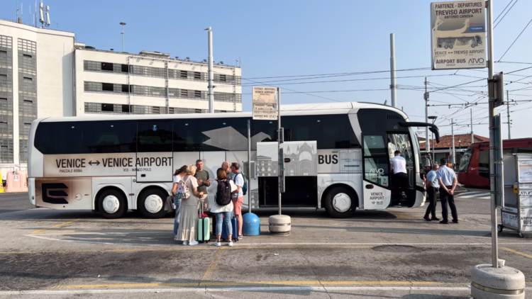 Getting to Venice Antonio Canova Treviso Airport (TSF) is fast on a cheap Barzi or ATVO public transportation bus for budget travelers using flights operated by low-cost airlines such as Ryanair and Wizz.
