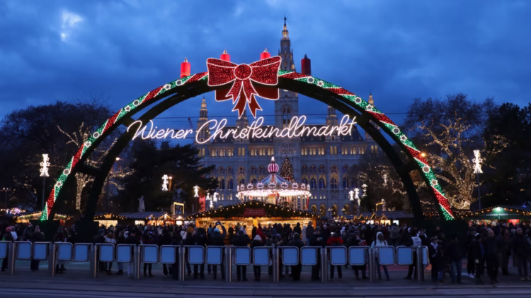 The best Weihnachtsmärkte (Christkindlmärkte / Christmas markets) in Vienna (Wien) in 2025 are at the Rathaus, Maria Theresien Platz, Freyung in the old town center, and at the Baroque Schloss Schönbrunn and Schloss Belvedere.